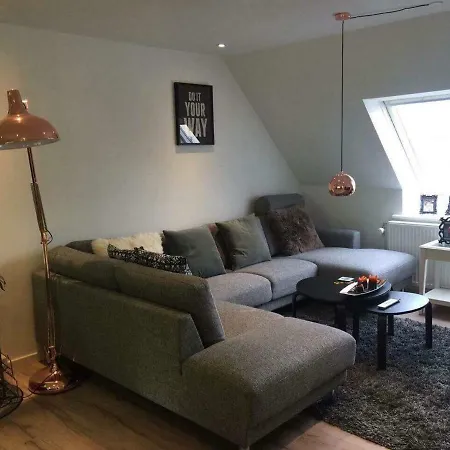 2 Bedroom On Walk Street