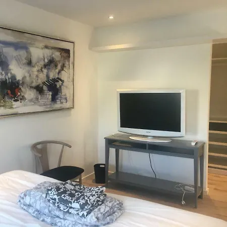 2 Bedroom On Walk Street Apartment *