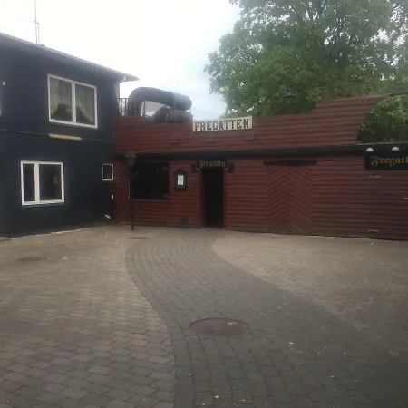 2 Bedroom On Walk Street Apartment *